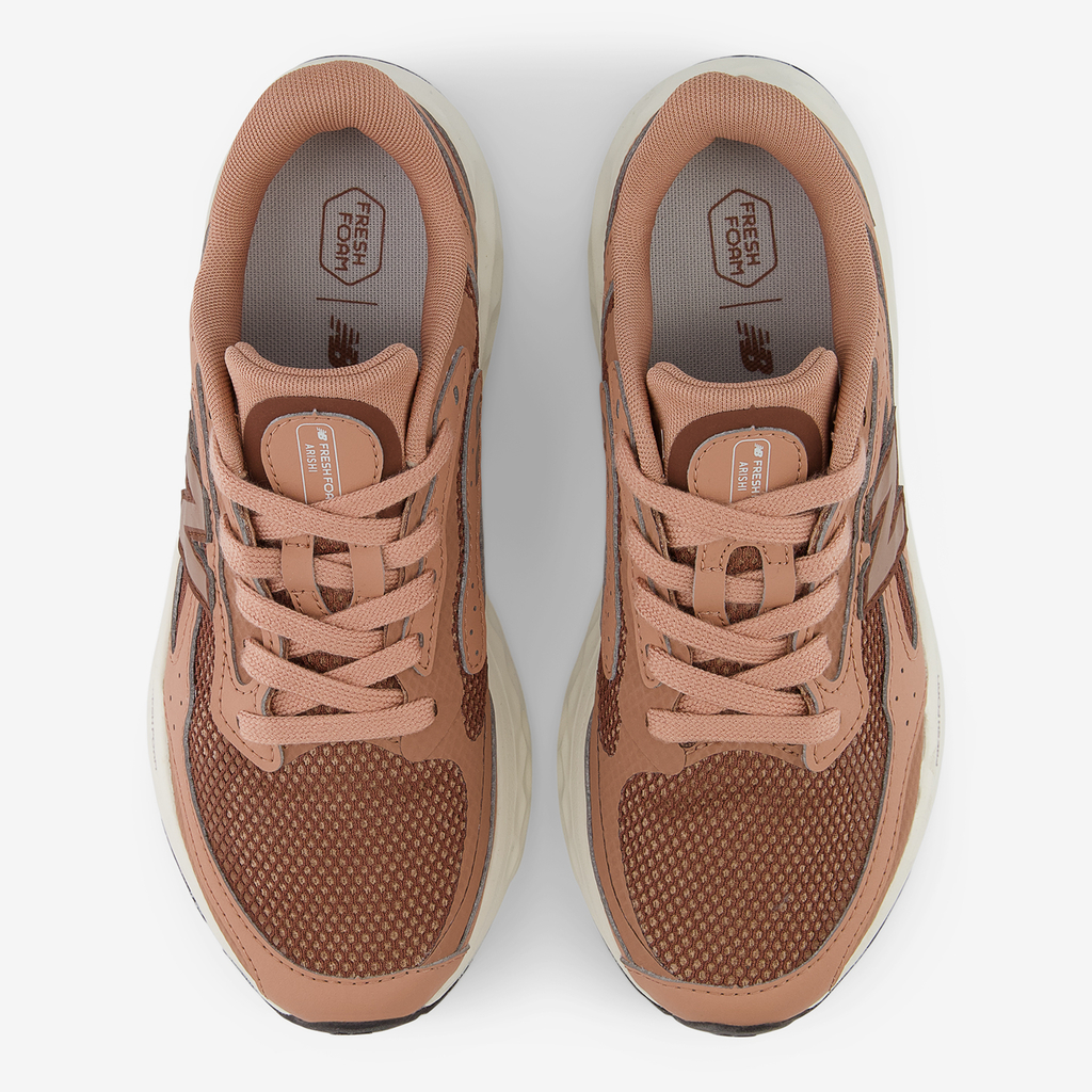 New Balance W Arishi v4 Laufschuhe in BRAUN
