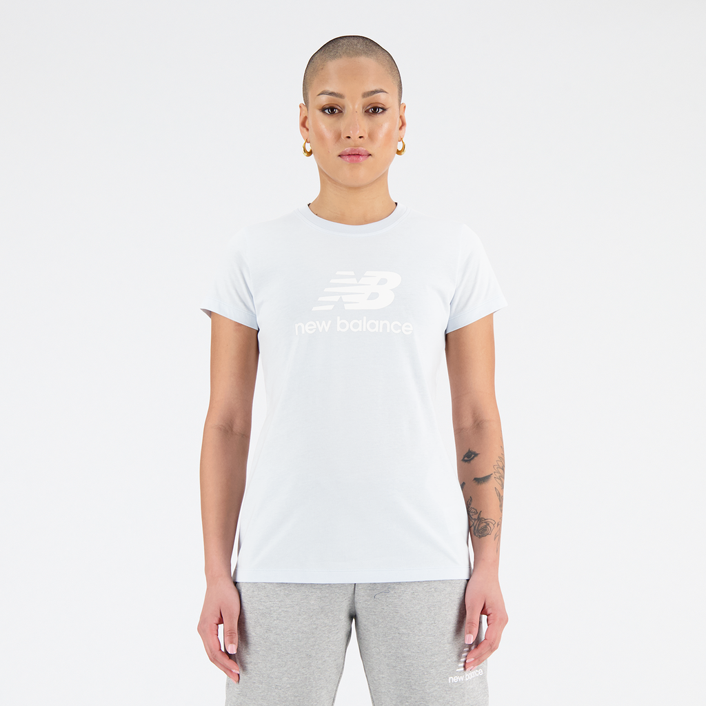 New Balance W Essentials Stacked Logo T-Shirt in BLAU