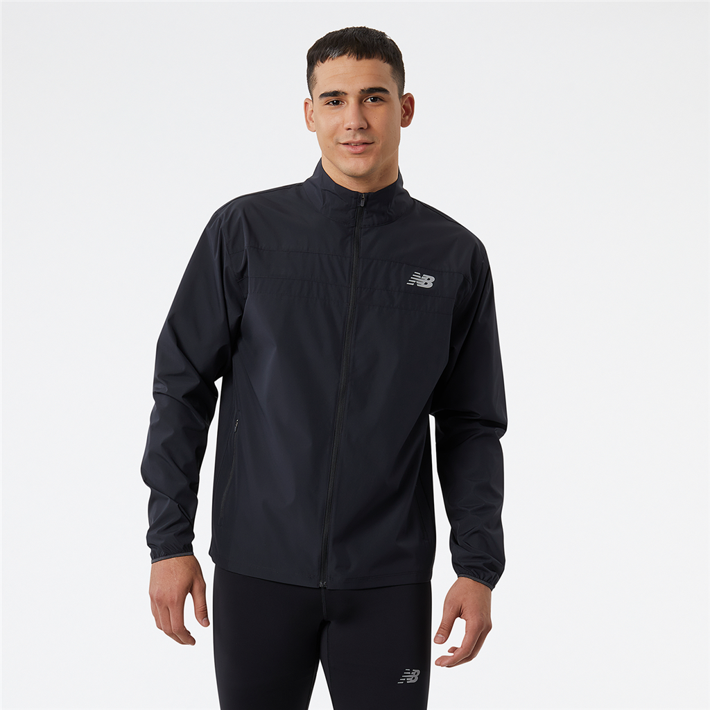 New Balance Accelerate Jacket in SCHWARZ