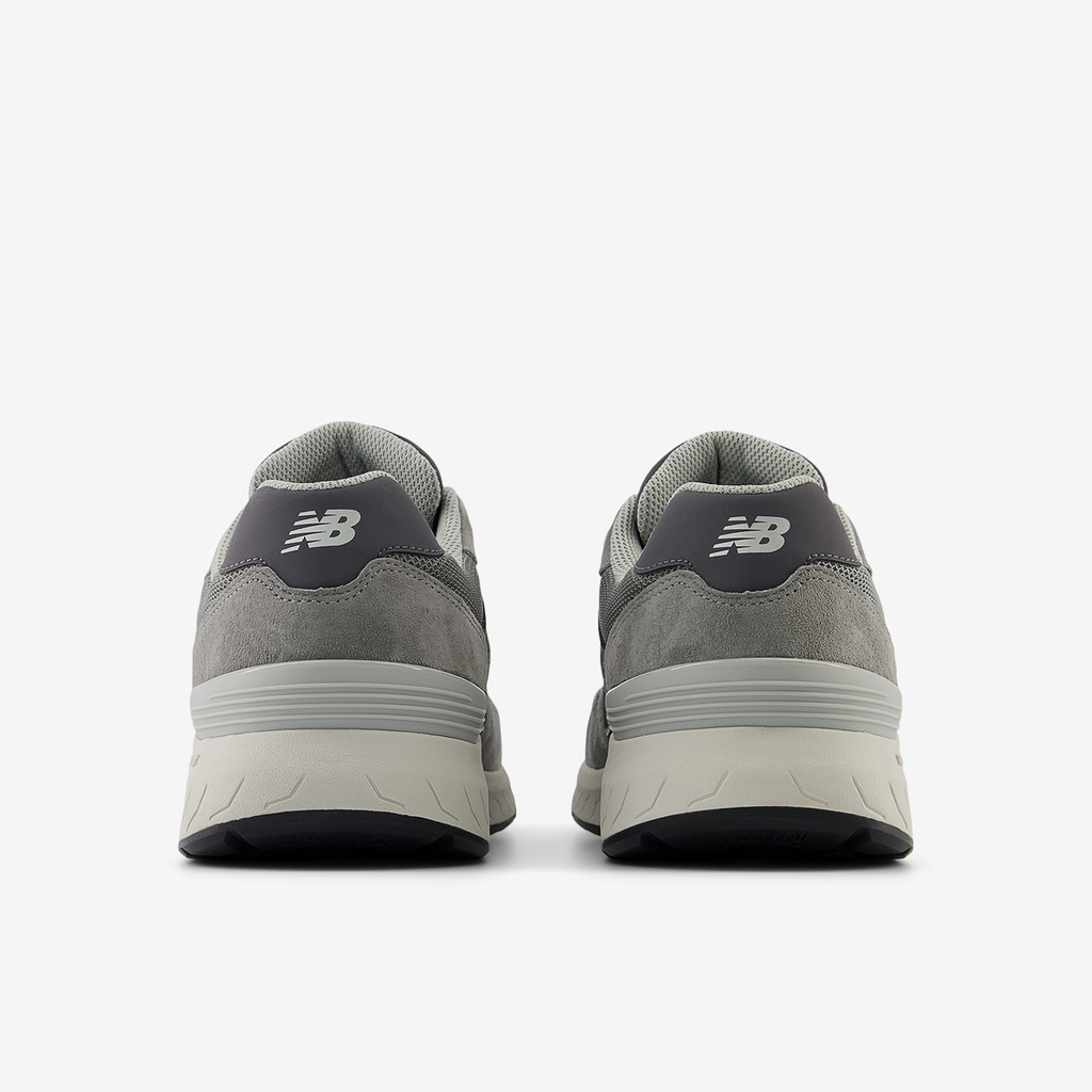 New Balance M 880 Walking v6 Walkingschuhe in GRAU