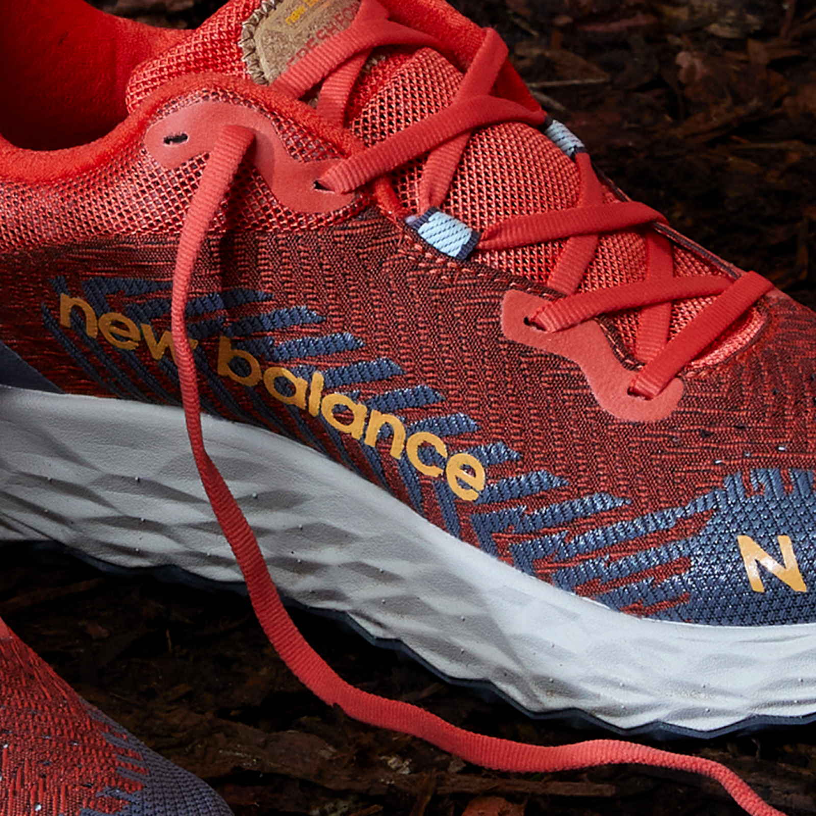 New Balance Hierro v6 Trailrunningschuhe in ROT