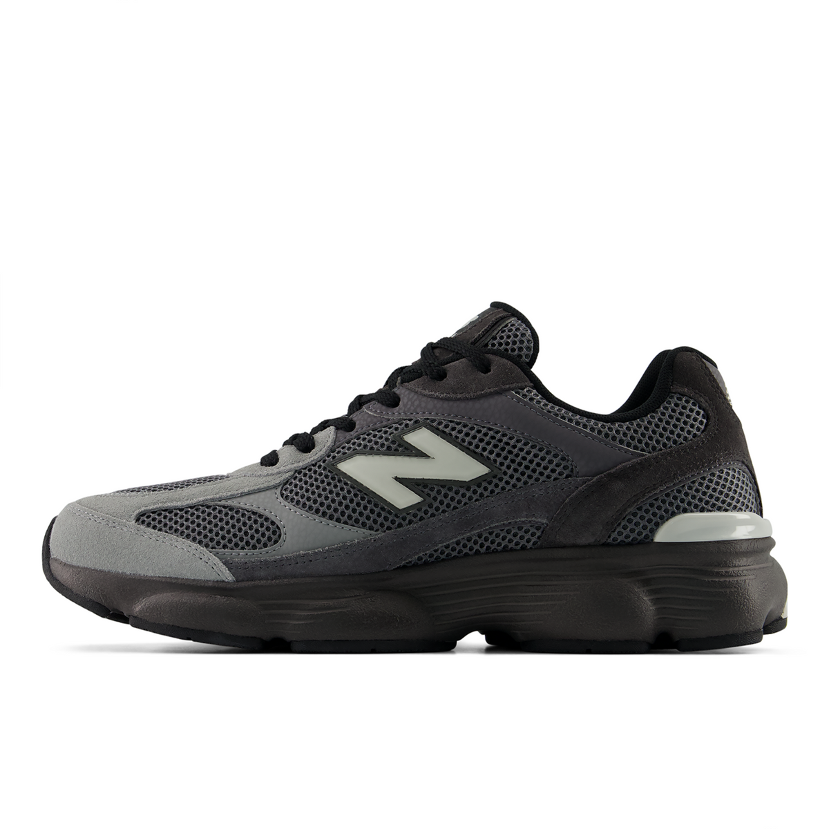 New Balance 603 Shades in SCHWARZ