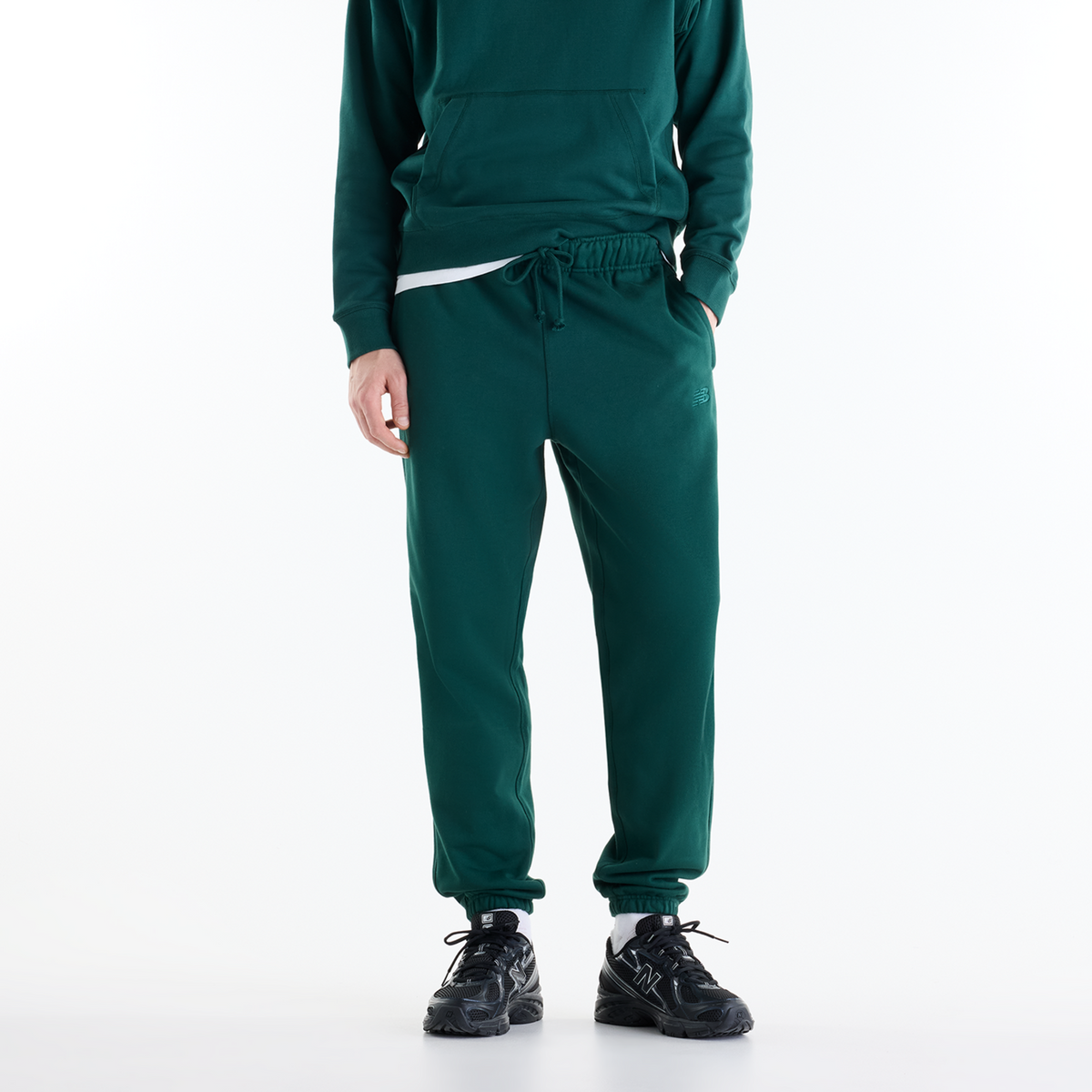 New Balance NB Athletics French Terry Jogger in GRÜN