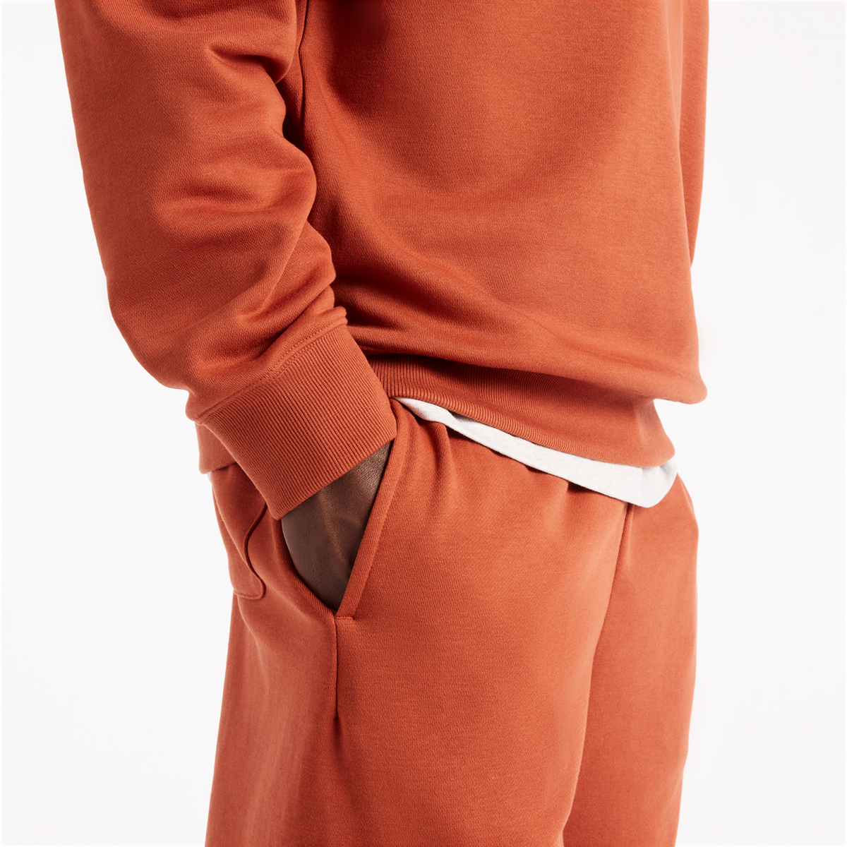 New Balance Sport Essentials Small Logo French Terry Crew in ROT