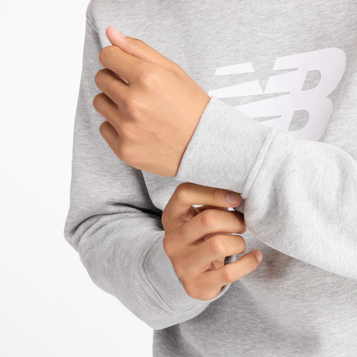New Balance Sport Core Brushed Crew in GRAU