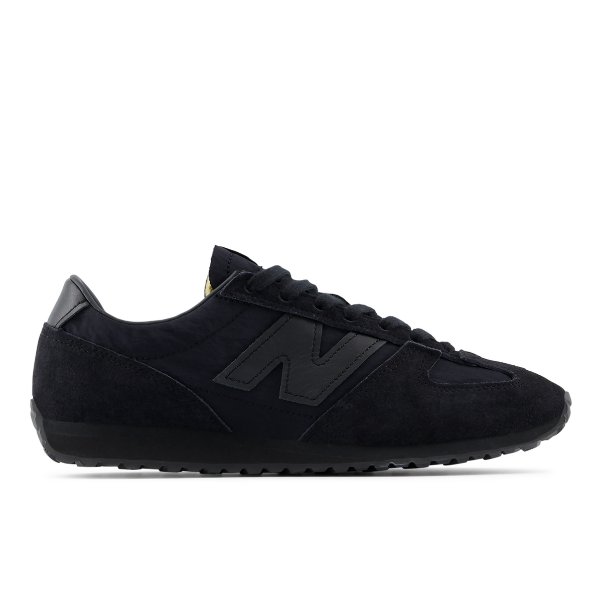 New Balance 471 Seasonal Staple in SCHWARZ