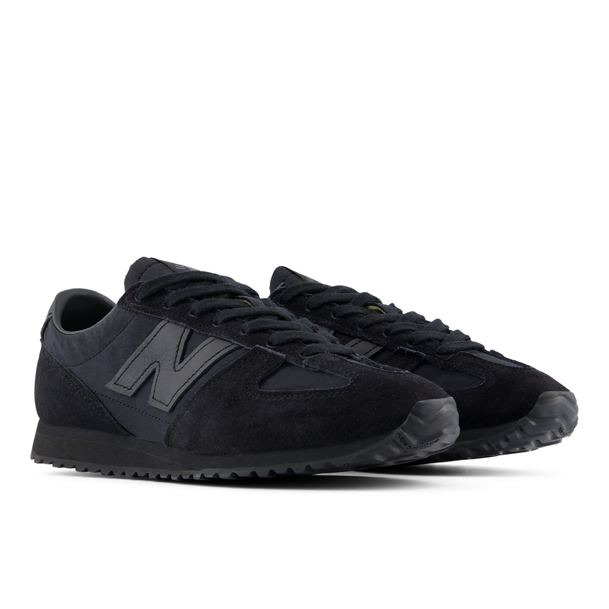 New Balance 471 Seasonal Staple in SCHWARZ