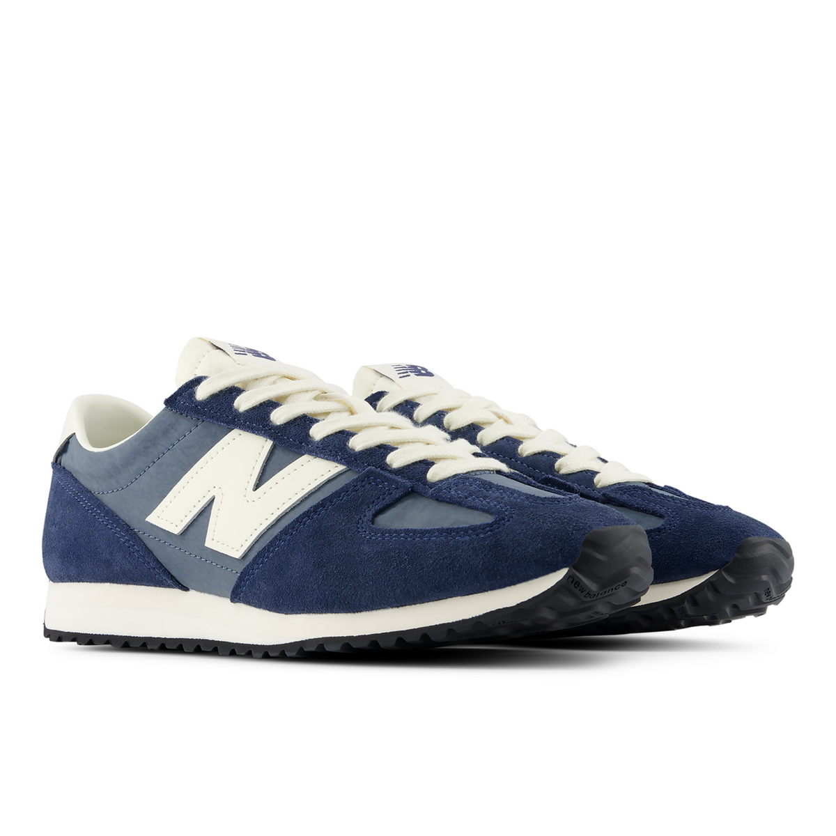 New Balance 471 Seasonal Staple in BLAU