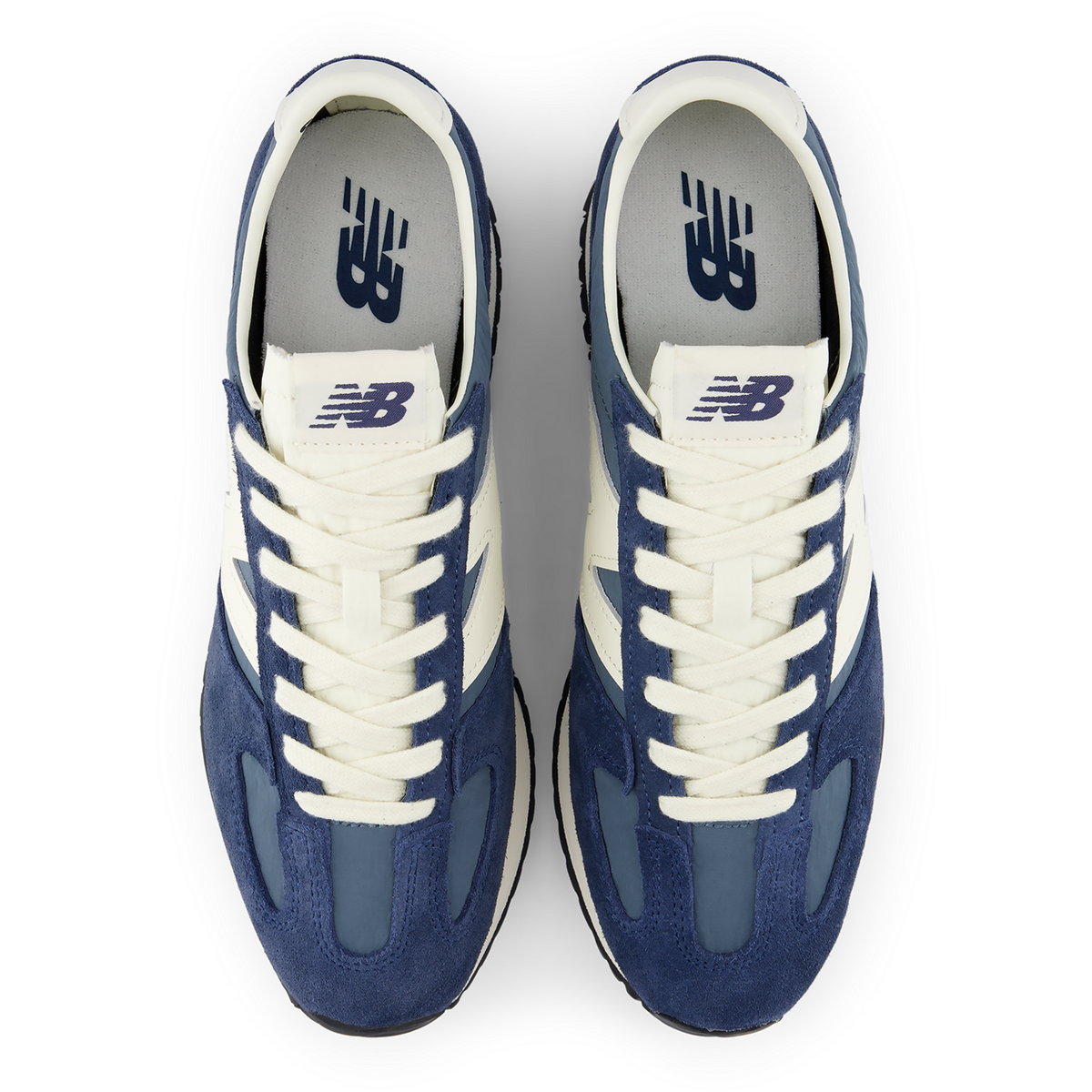 New Balance 471 Seasonal Staple in BLAU