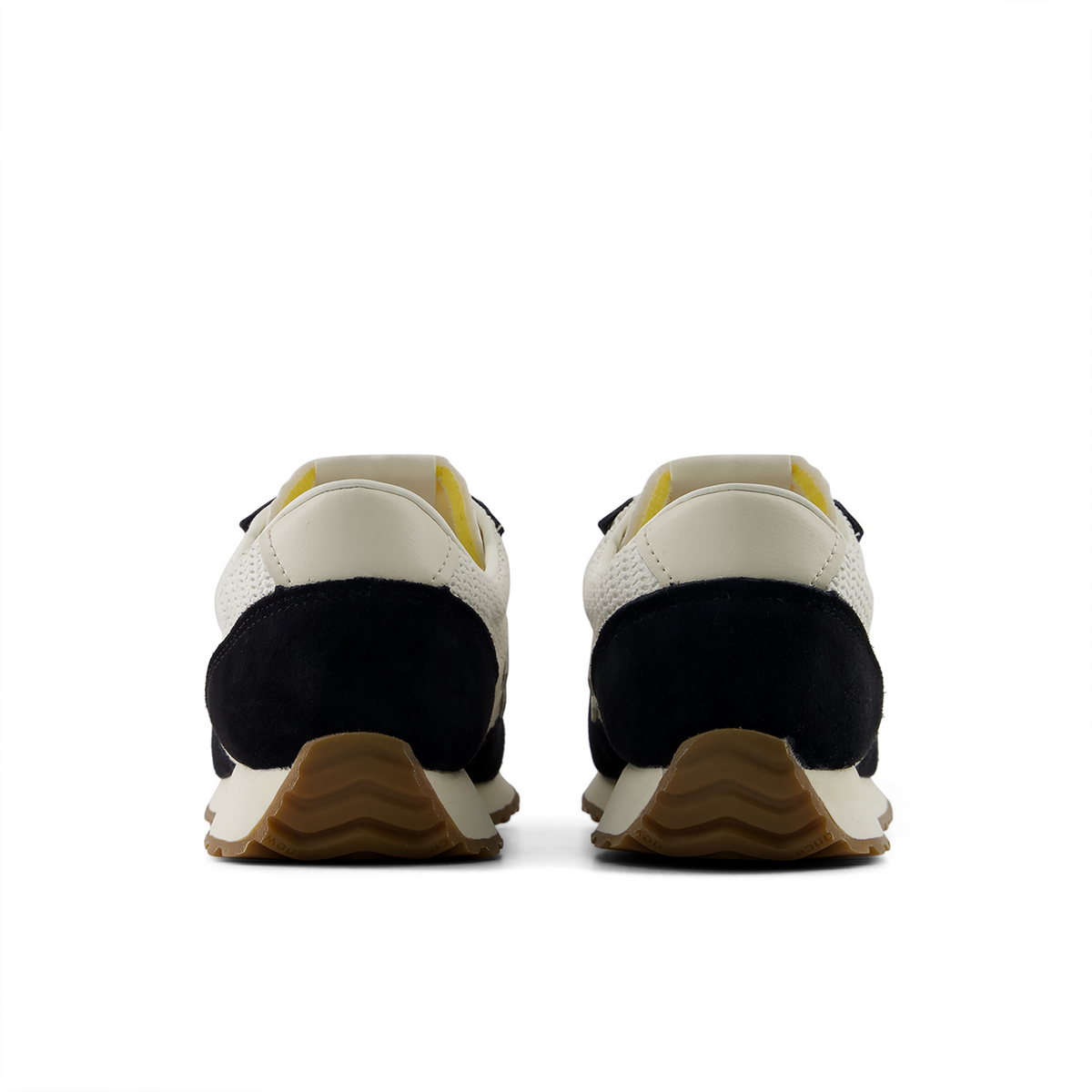 New Balance U4716RJ - 471 in SCHWARZ