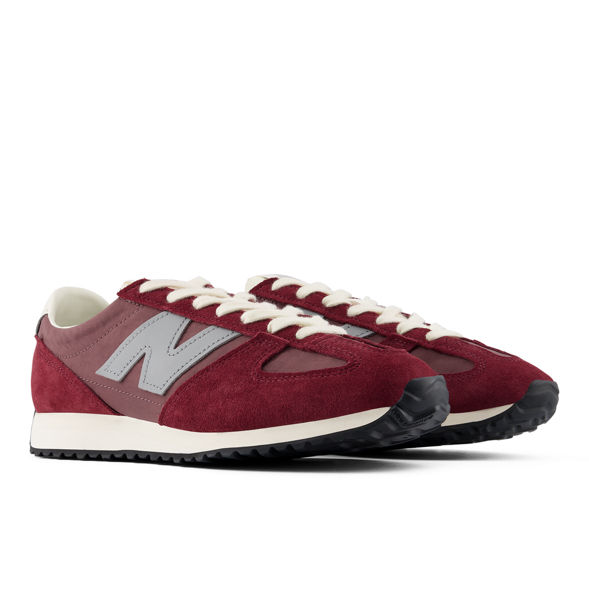 New Balance 471 Seasonal Staple in ROT