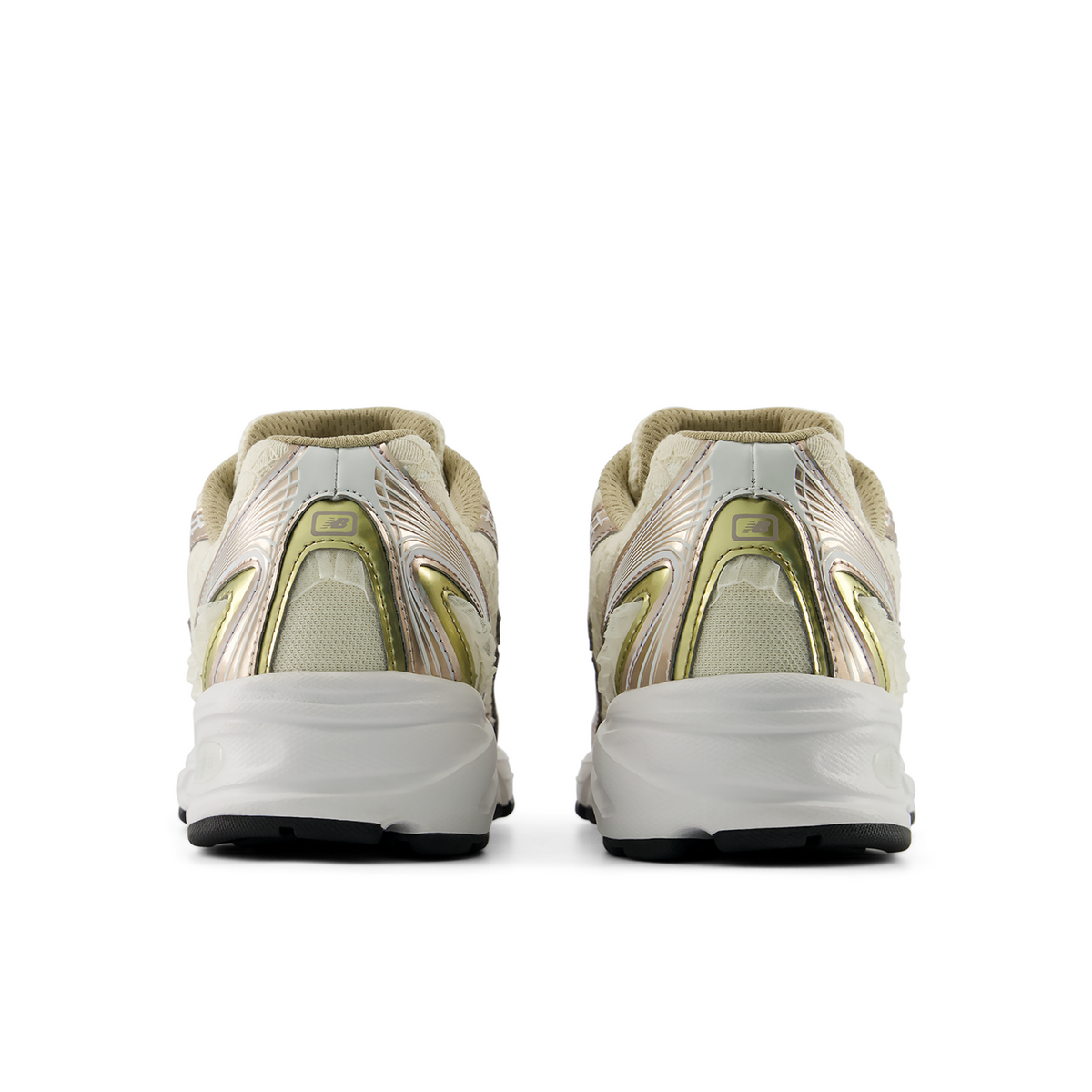 New Balance U7407DS - 740 in BEIGE