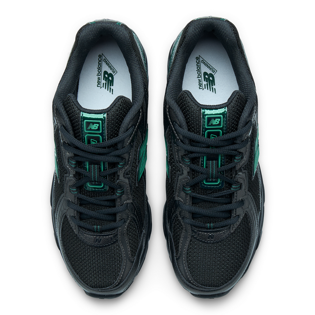 New Balance 740 Dark Vibes in SCHWARZ