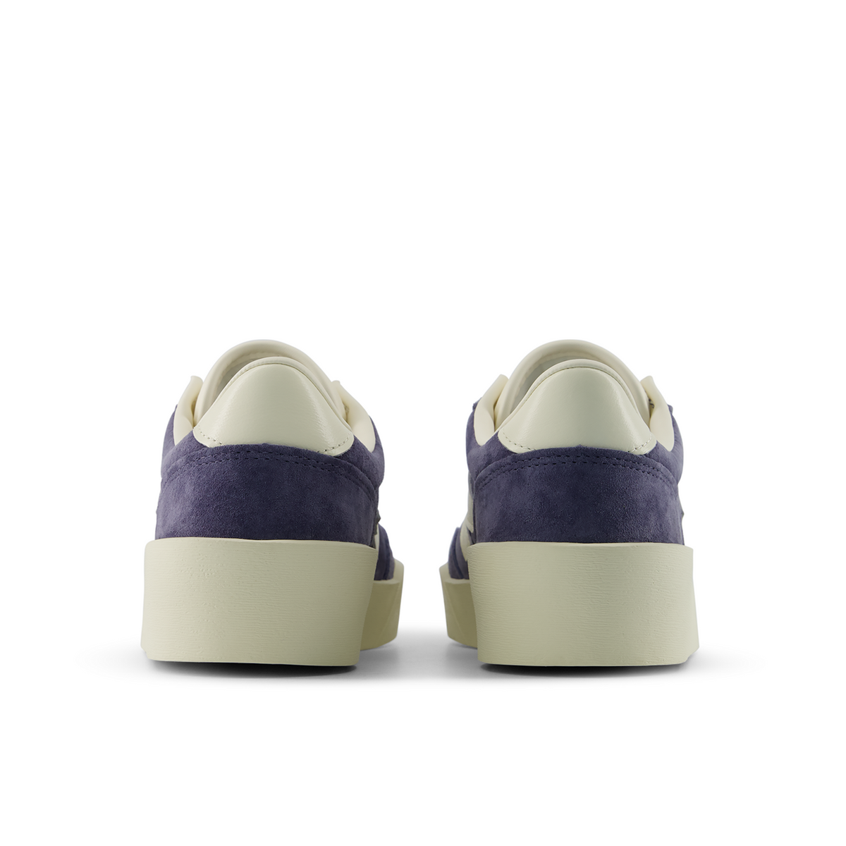 New Balance 750 Seasonal in GRAU