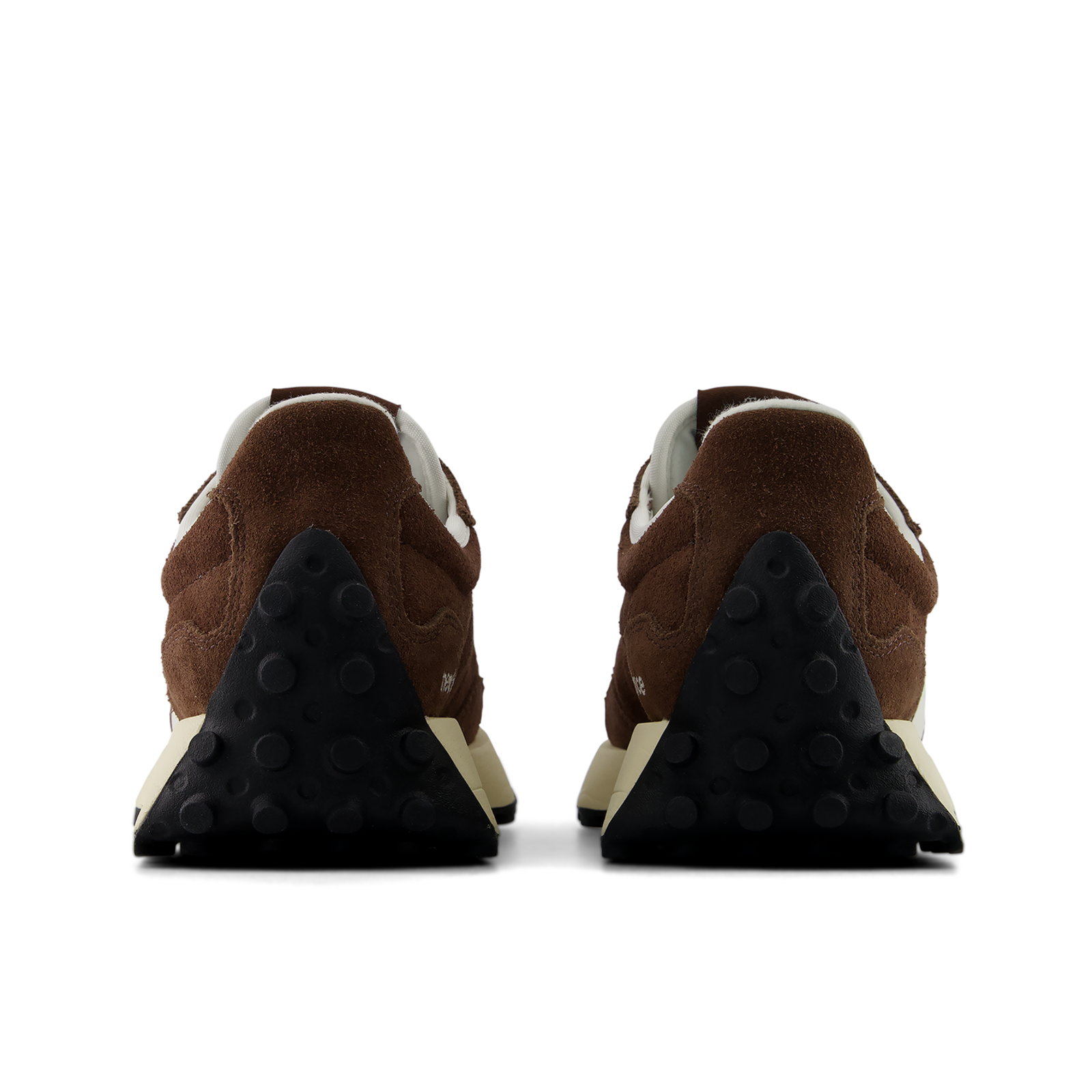 New Balance 327 Suede in BRAUN