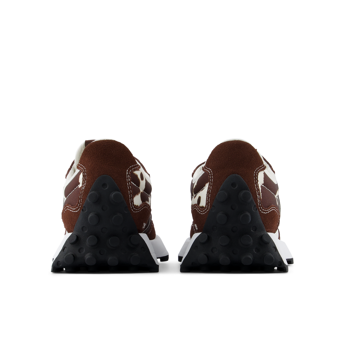 New Balance 327 Print in BRAUN