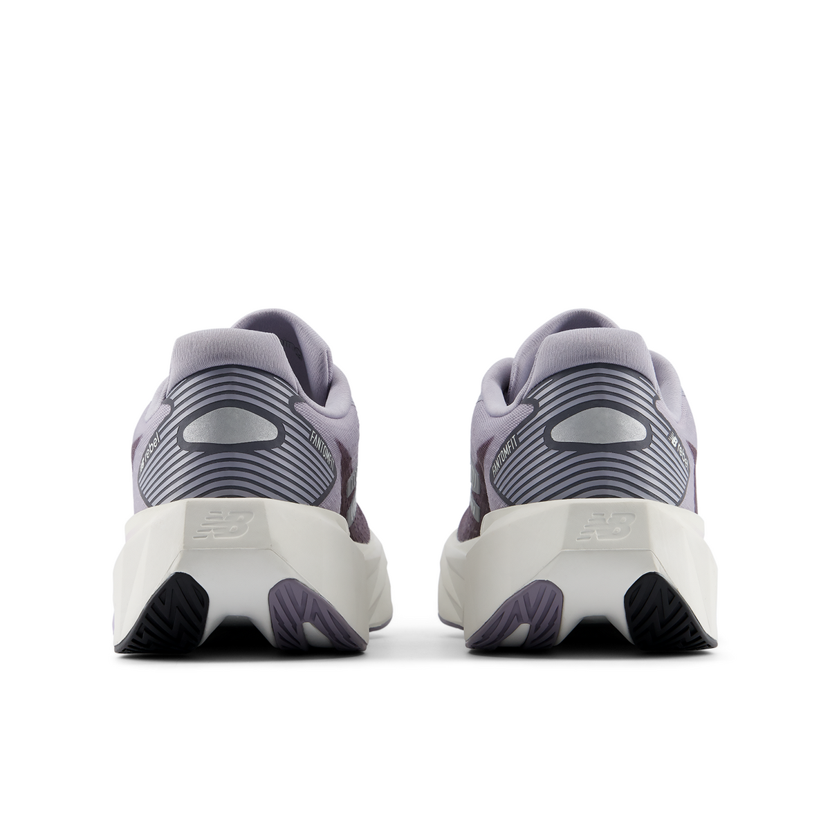 New Balance WFCX906 - Fuelcell Rebel V5 Laufschuhe in VIOLETT