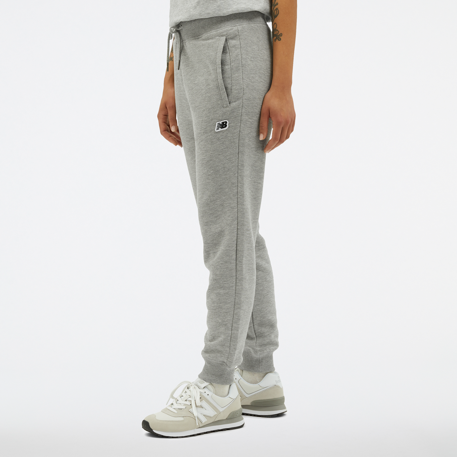 New Balance W NB Small Logo Pants in GRAU