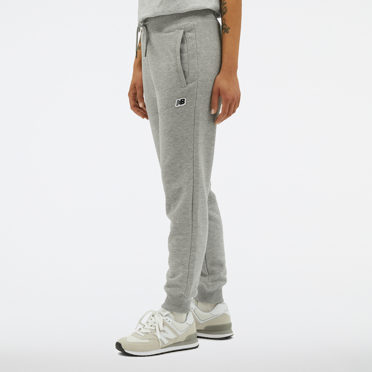 New Balance W NB Small Logo Pants in GRAU