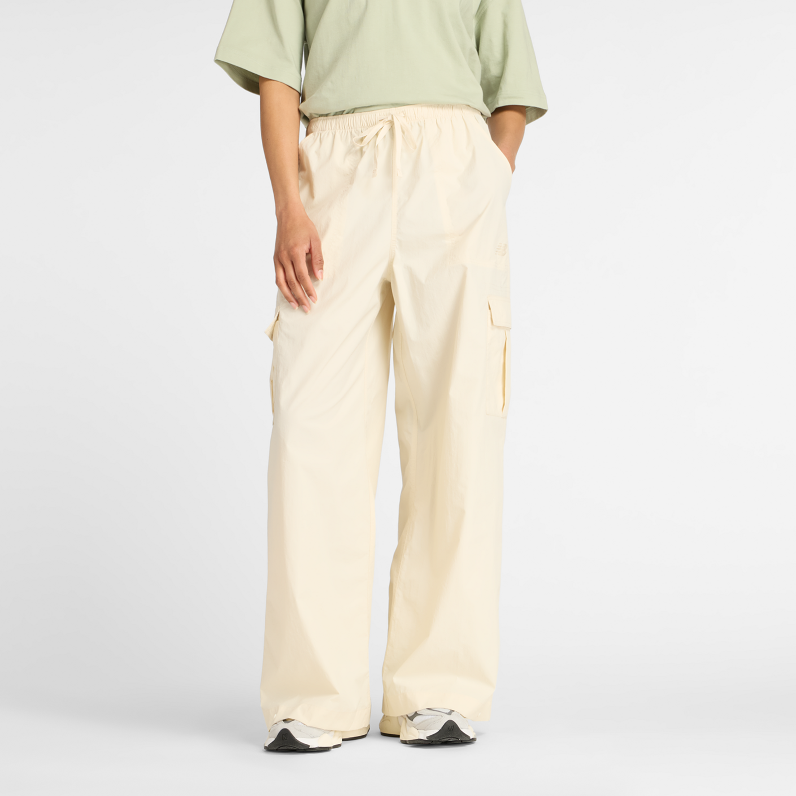 New Balance W Woven Cargo Pant in