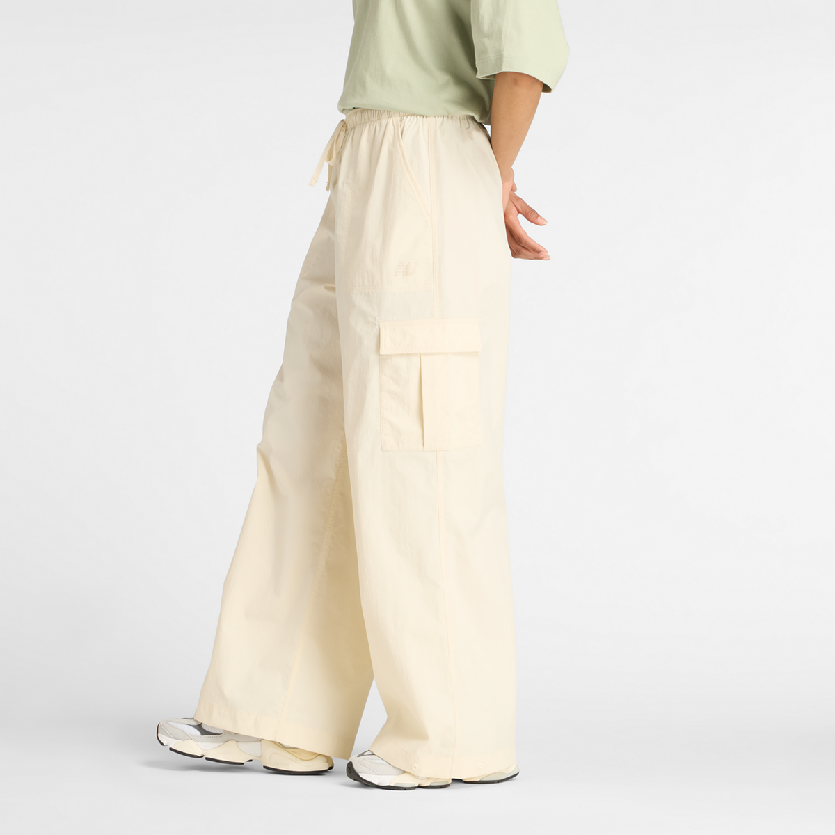 New Balance W Woven Cargo Pant in