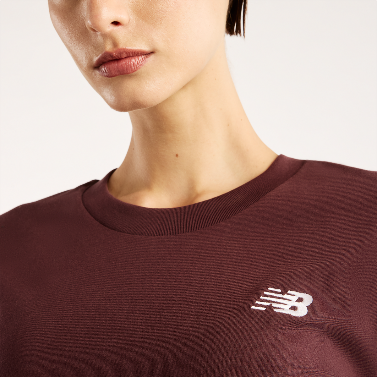 New Balance W New Balance Jersey Small Logo T-Shirt in ROT