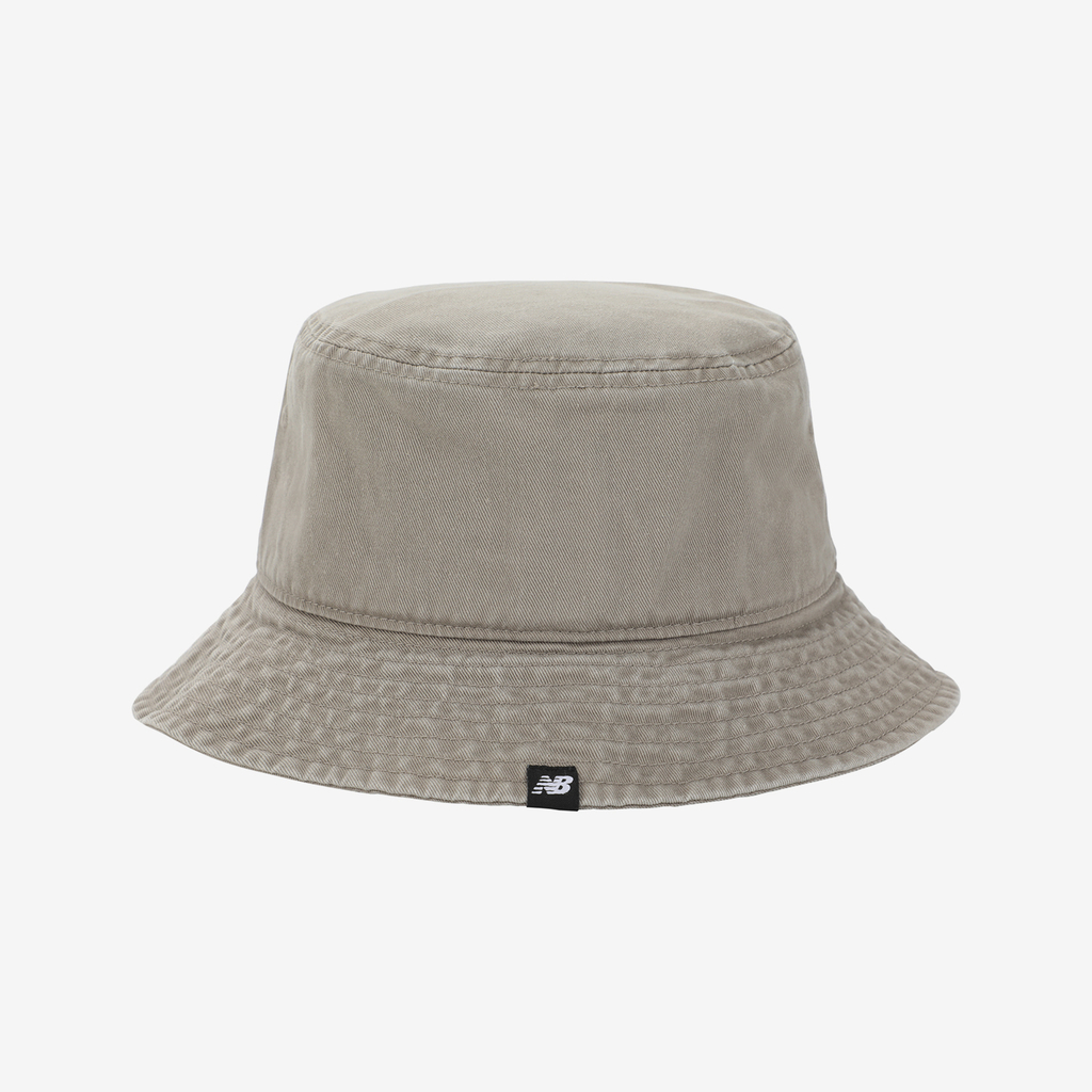New Balance Bucket Hat in BEIGE