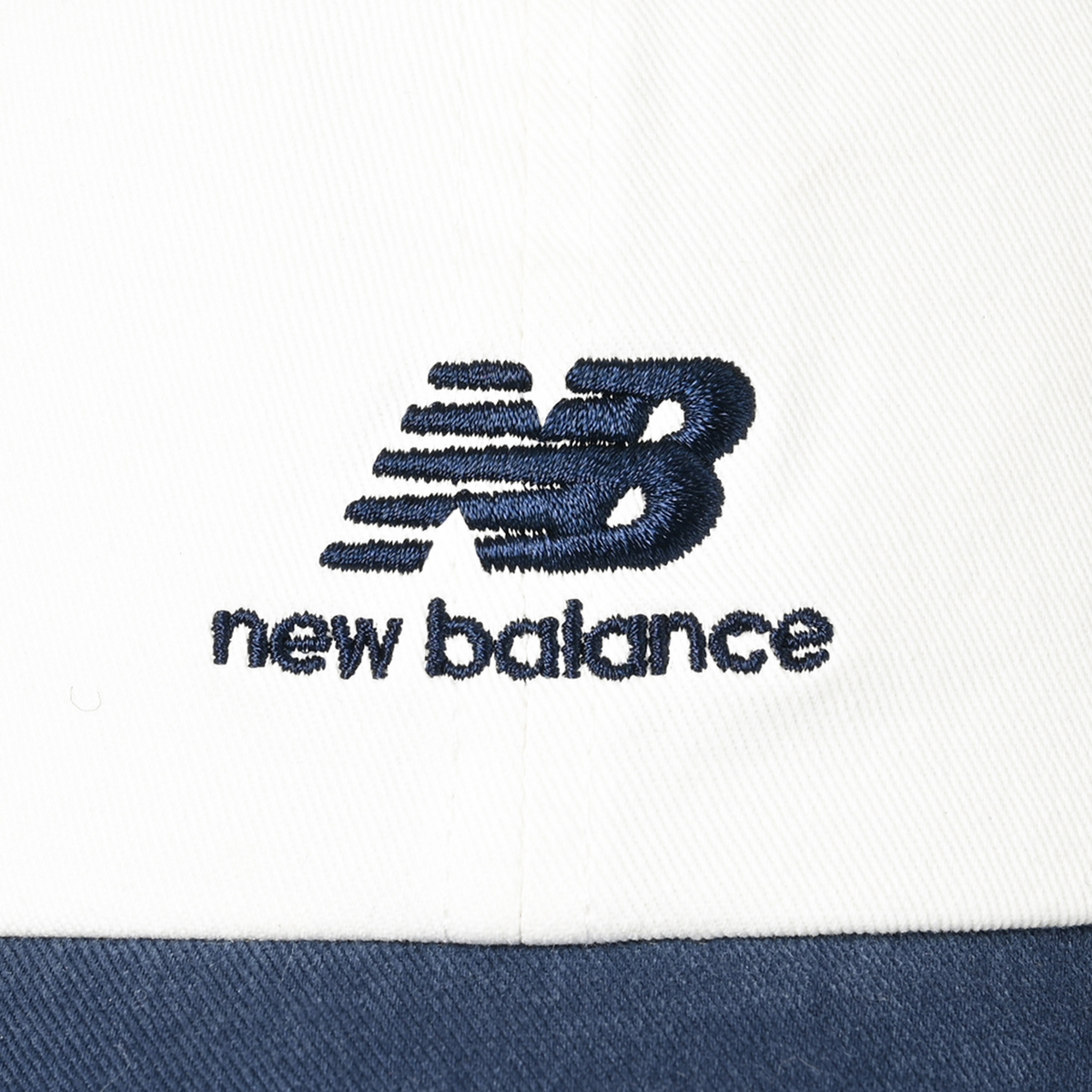 New Balance 6 Panel Flying NB Stacked Logo Hat in WEISS