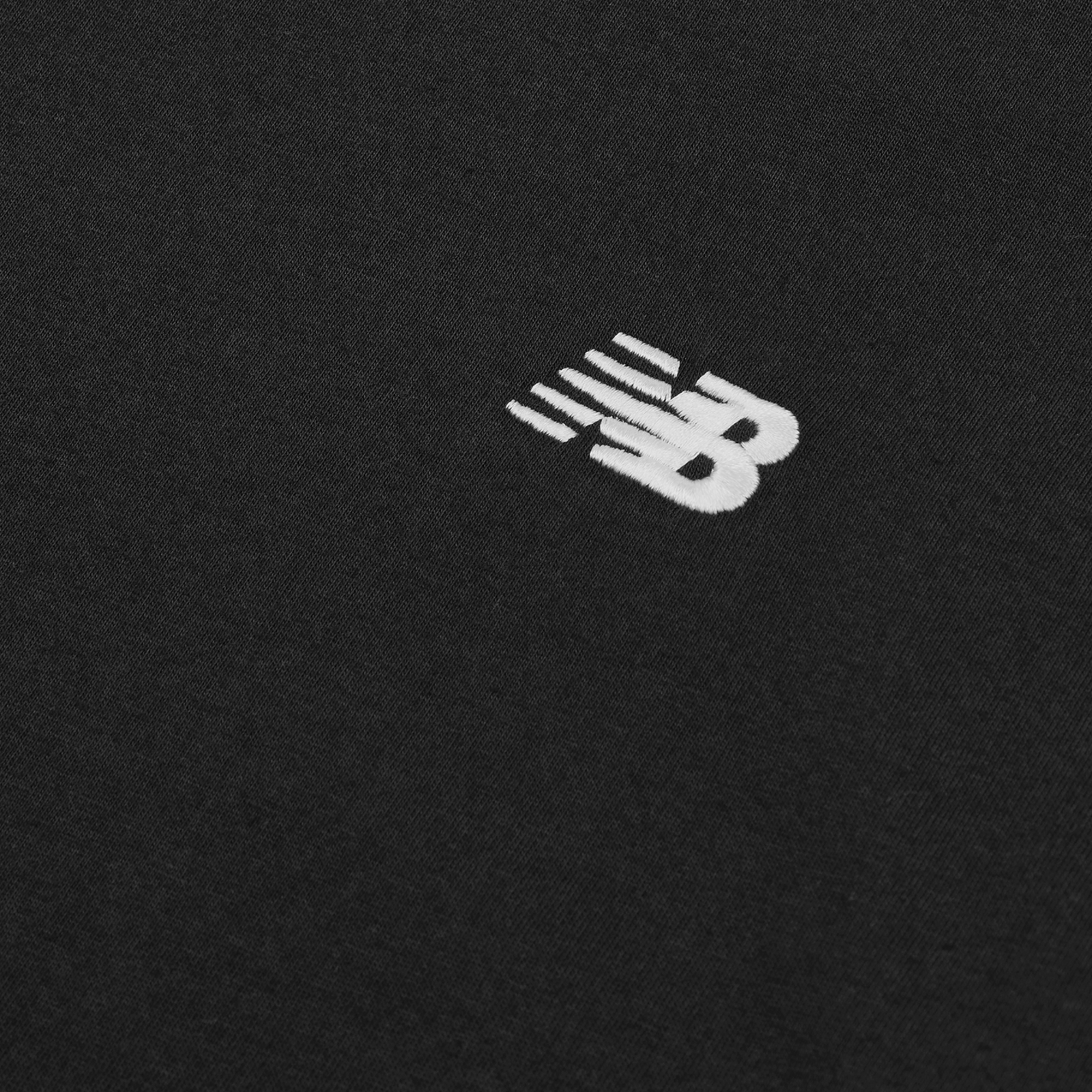 New Balance B New Balance Jersey Small Logo Tee in SCHWARZ