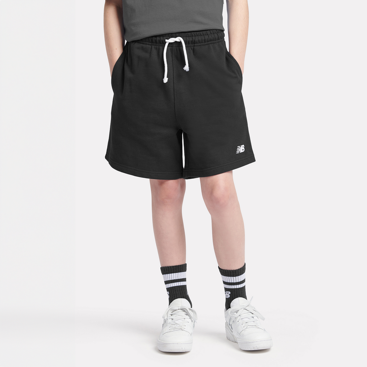 New Balance B New Balance French Terry Small Logo Short in SCHWARZ