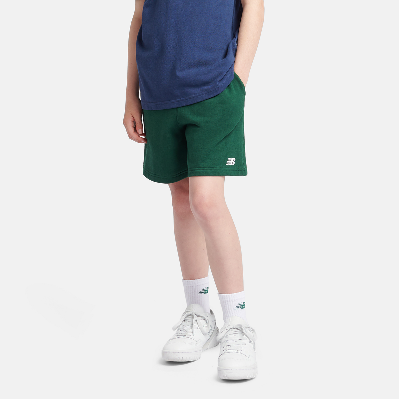 New Balance B New Balance French Terry Small Logo Short in GRÜN