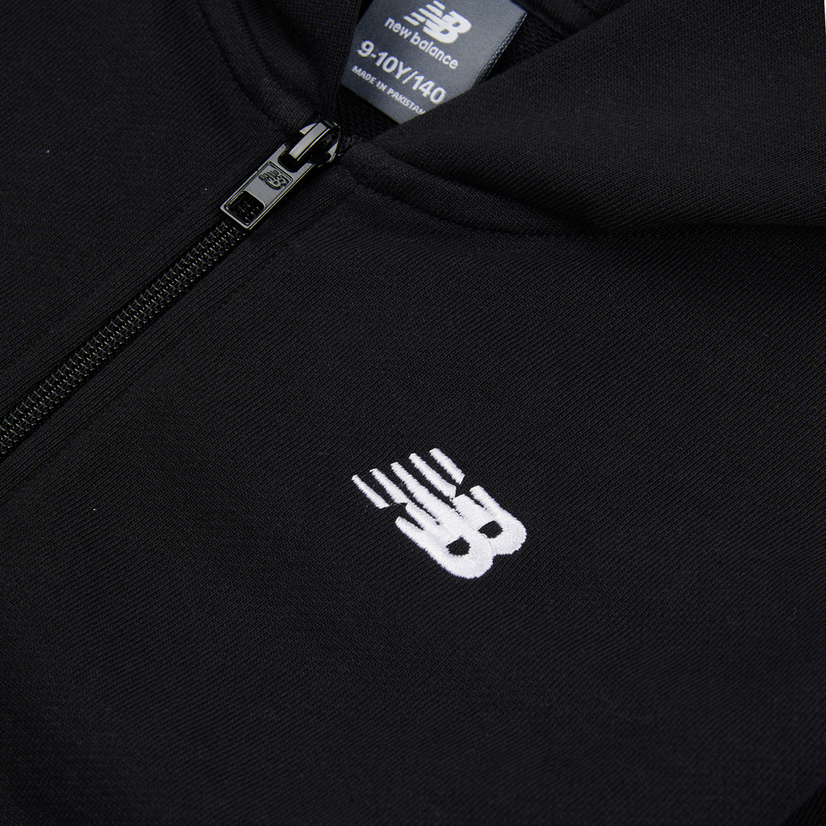 New Balance B New Balance French Terry Small Logo FZ Hoodie in SCHWARZ