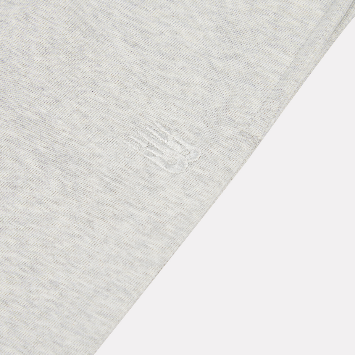 New Balance B New Balance French Terry Small Logo Jogger in GRAU