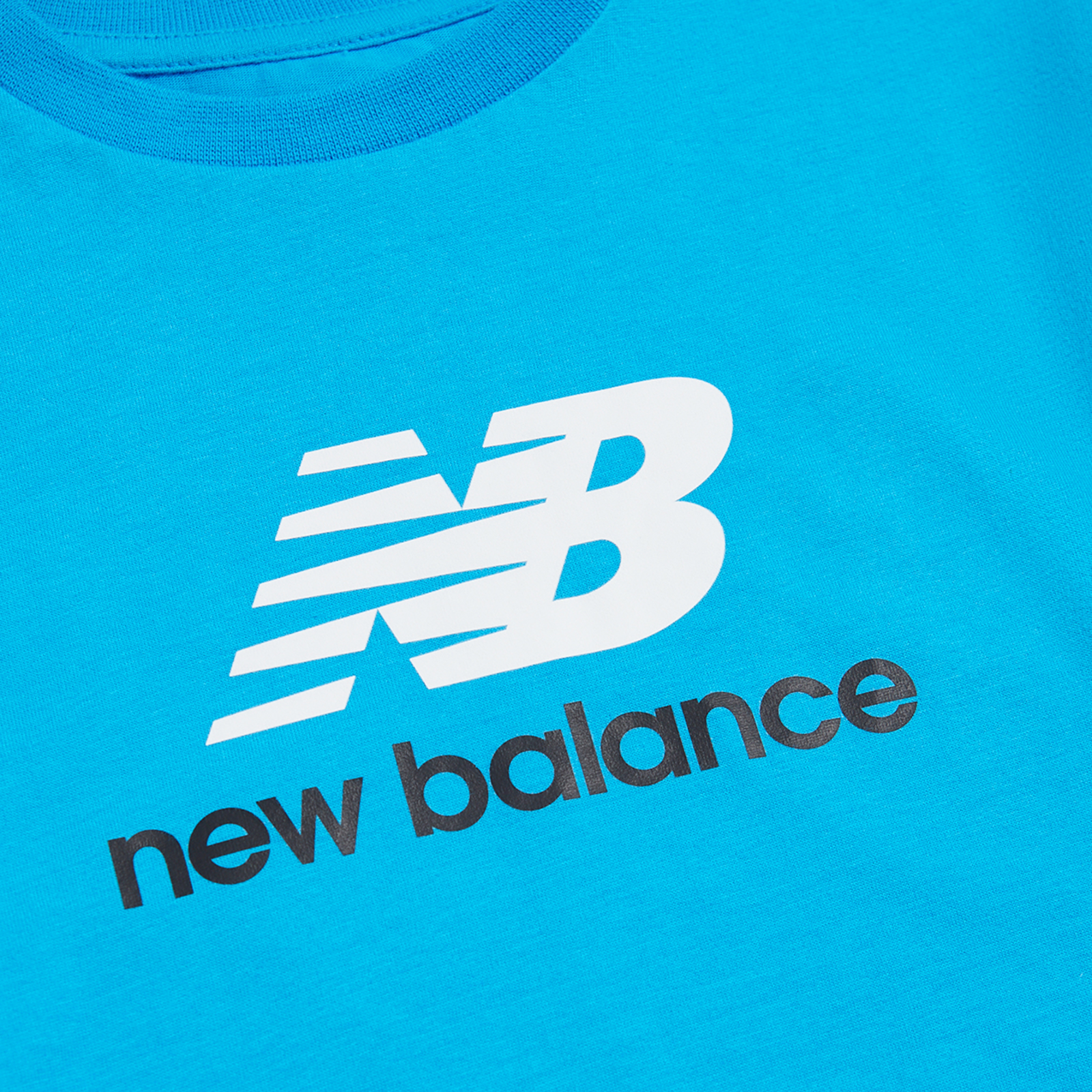 New Balance B NEW BALANCE JERSEY STACKED LOGO TEE in BLAU