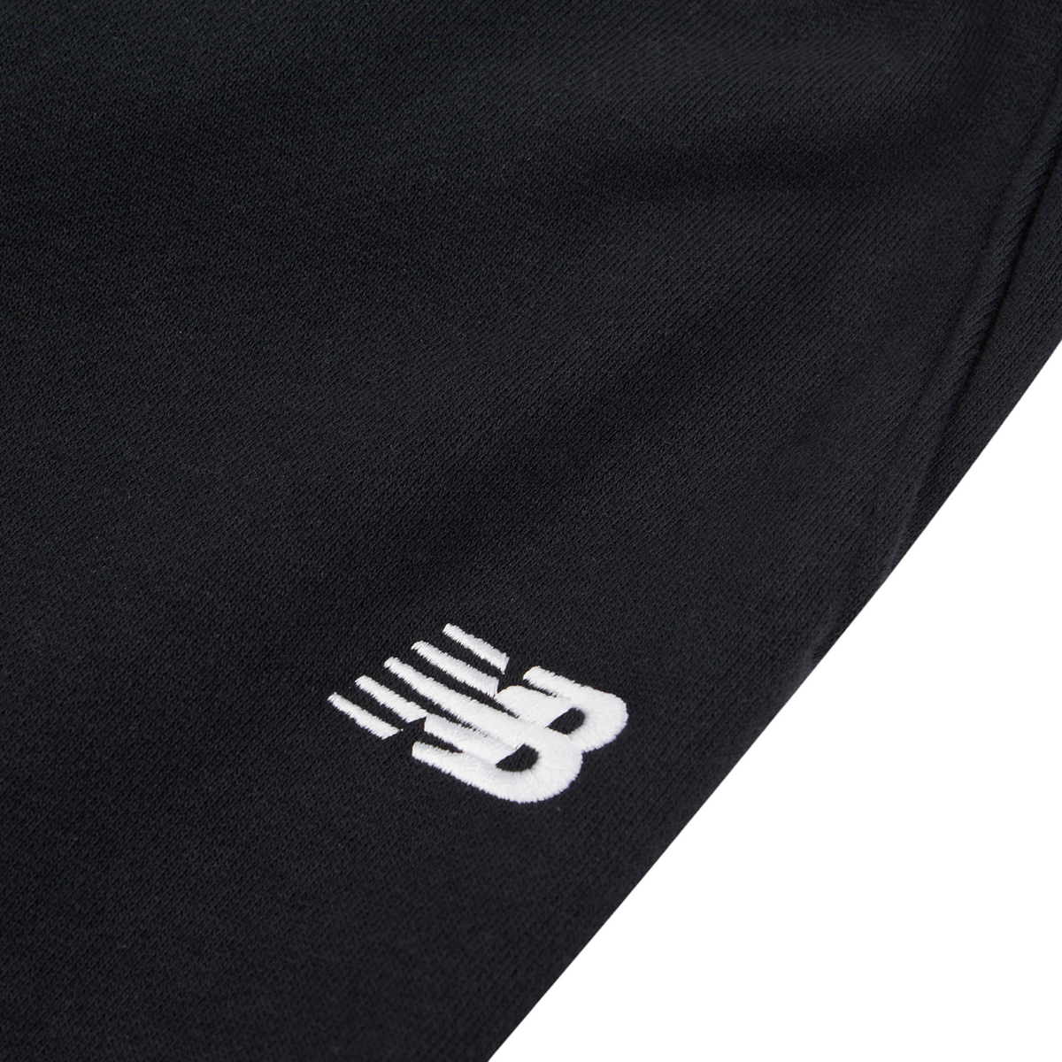 New Balance G New Balance French Terry Small Logo Jogger in SCHWARZ