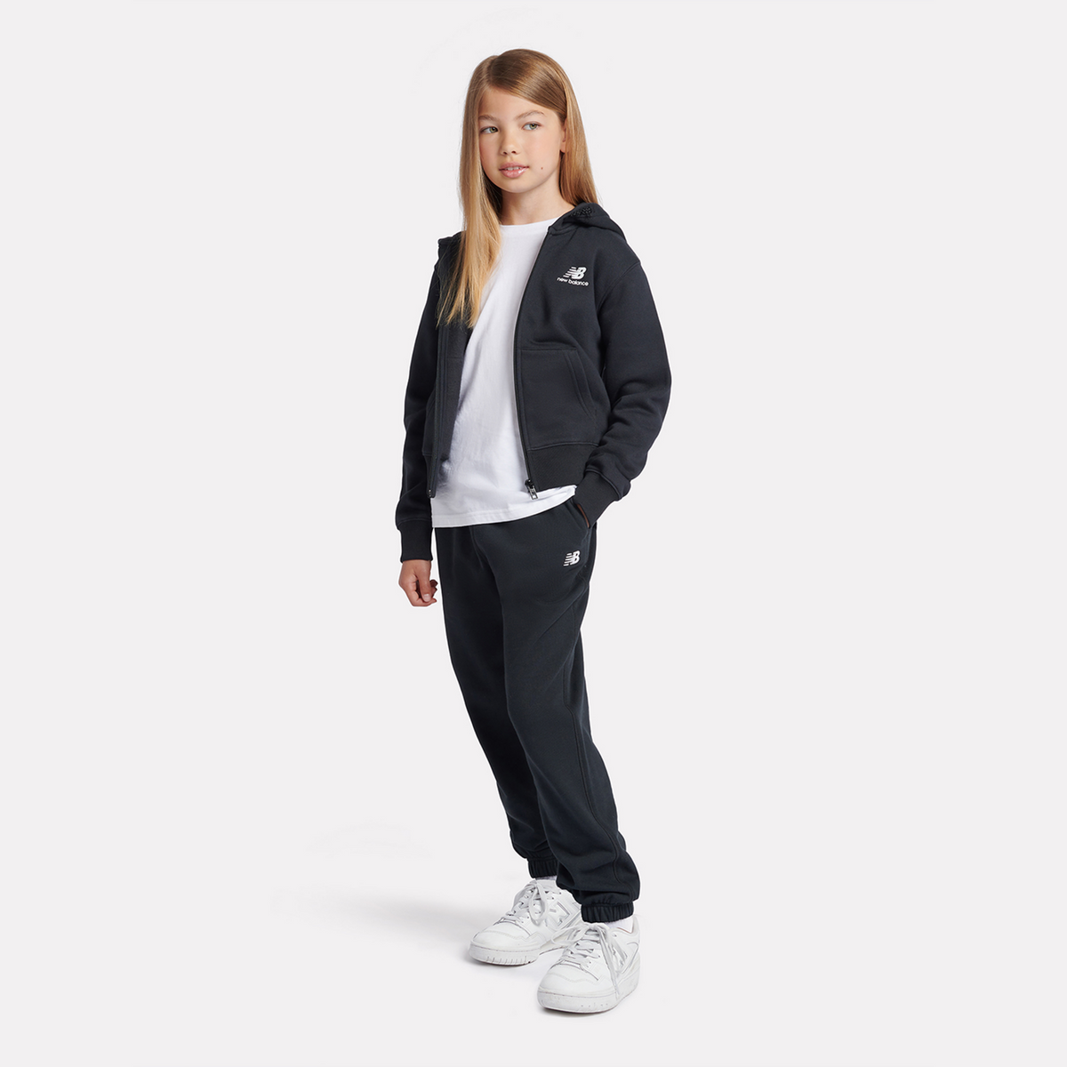New Balance G New Balance French Terry Small Logo Jogger in SCHWARZ