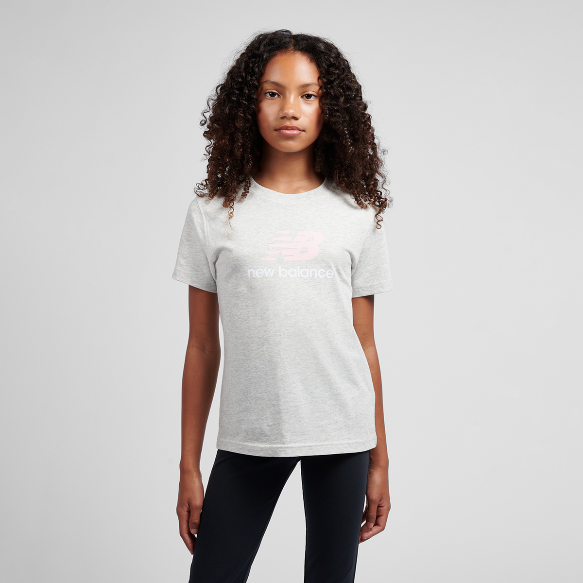 New Balance G NEW BALANCE JERSEY STACKED LOGO TEE in
