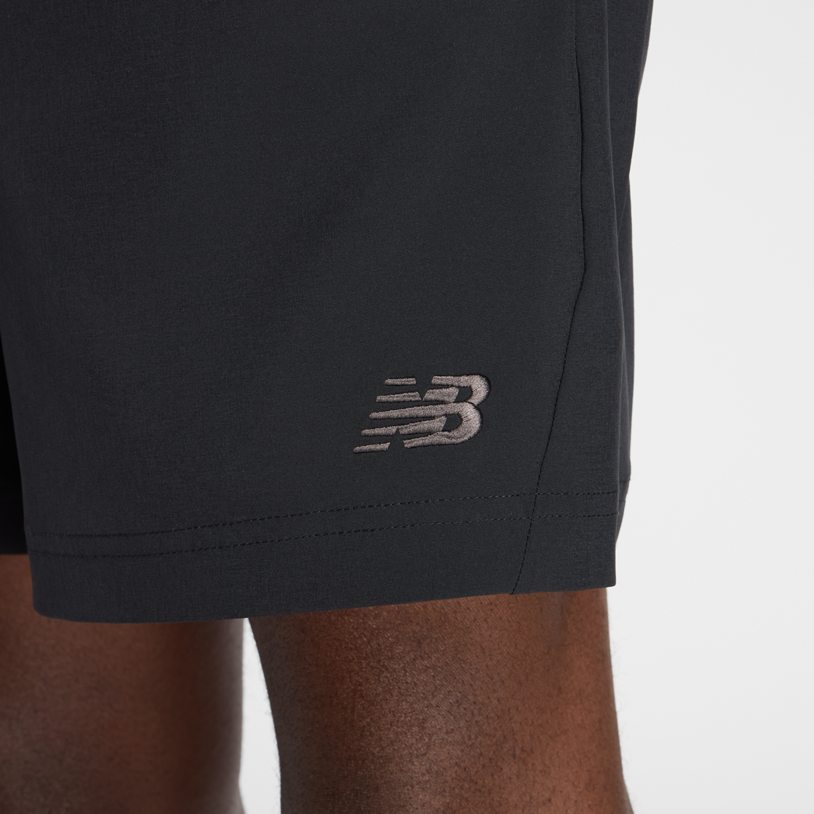 New Balance Athletics Stretch Woven Short 7" in