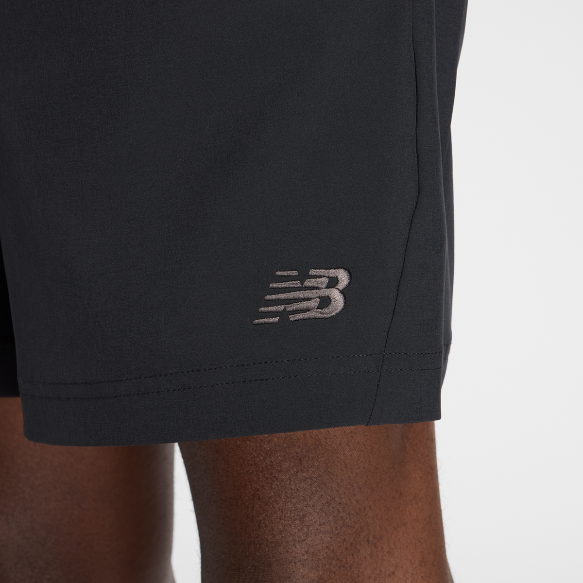 New Balance Athletics Stretch Woven Short 7" in