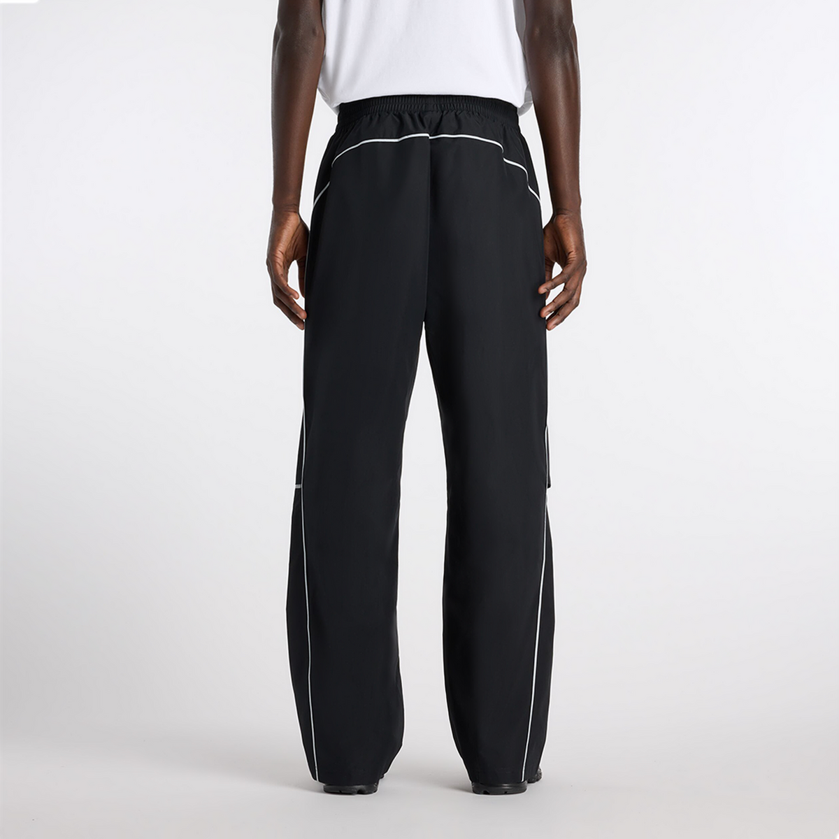 New Balance Elusive Shell Pant in