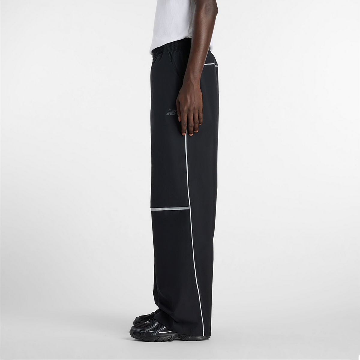 New Balance Elusive Shell Pant in