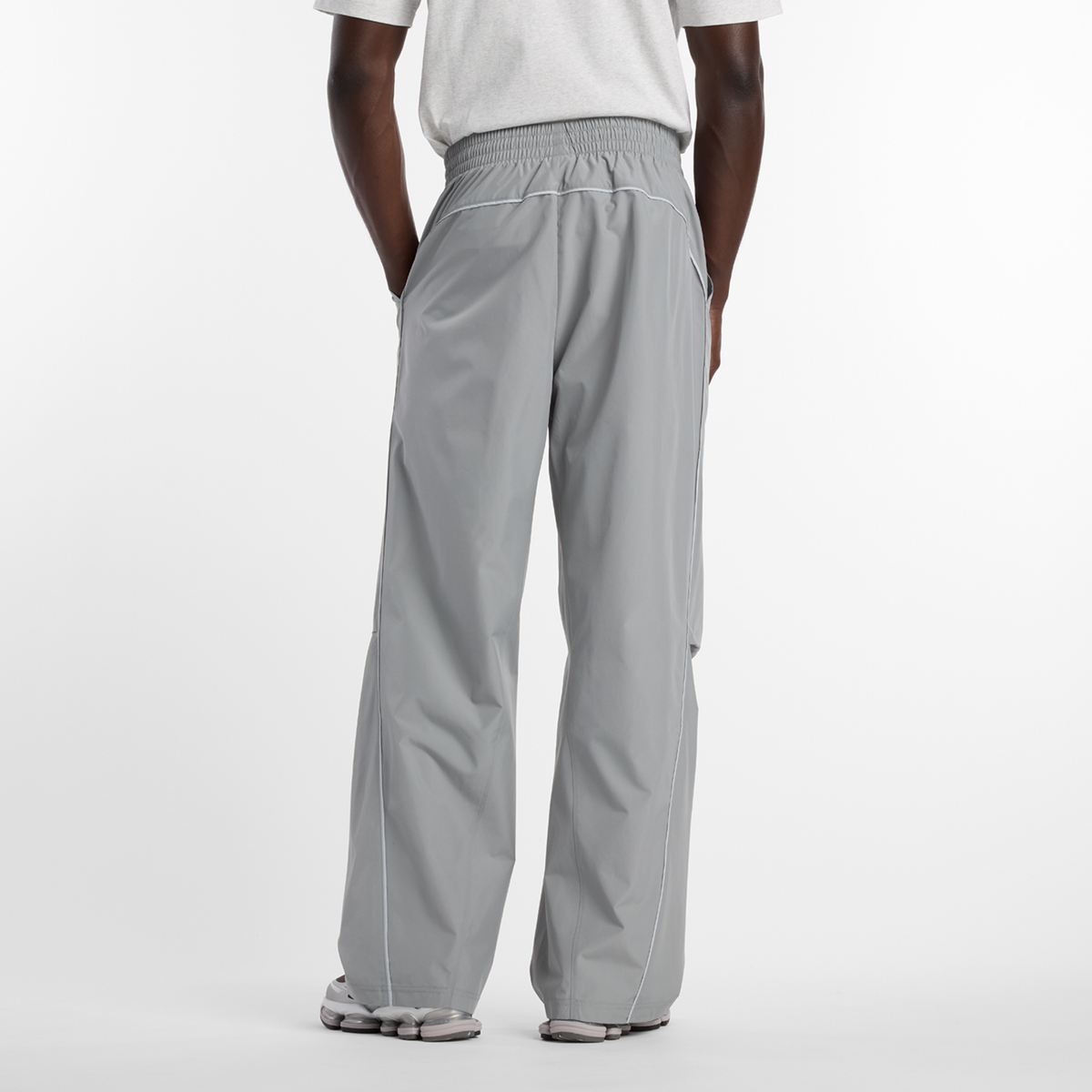 New Balance Elusive Shell Pant in