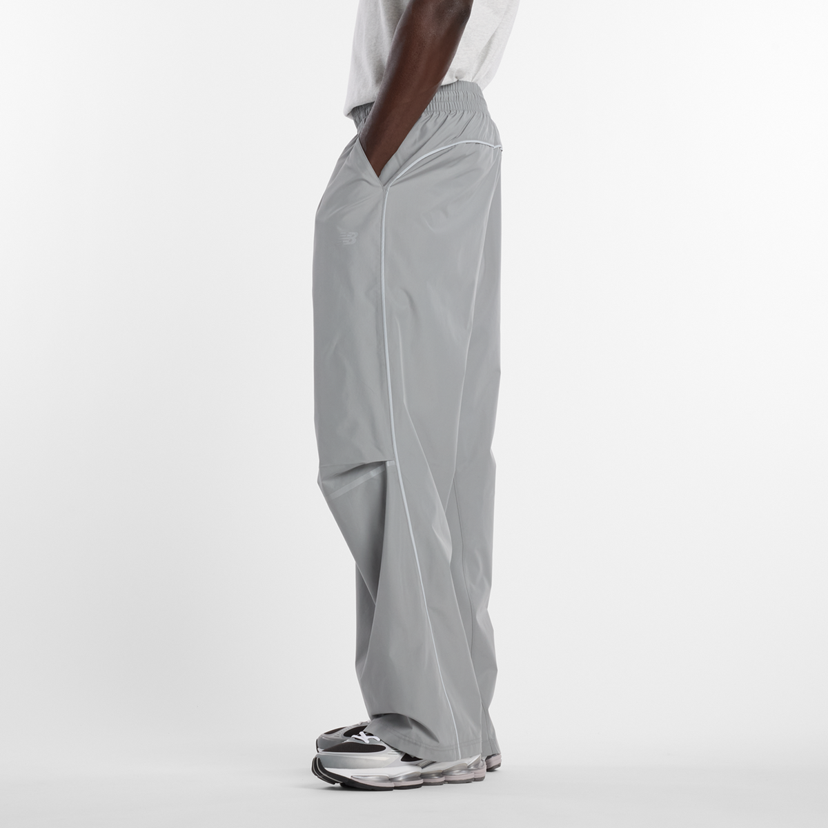 New Balance Elusive Shell Pant in