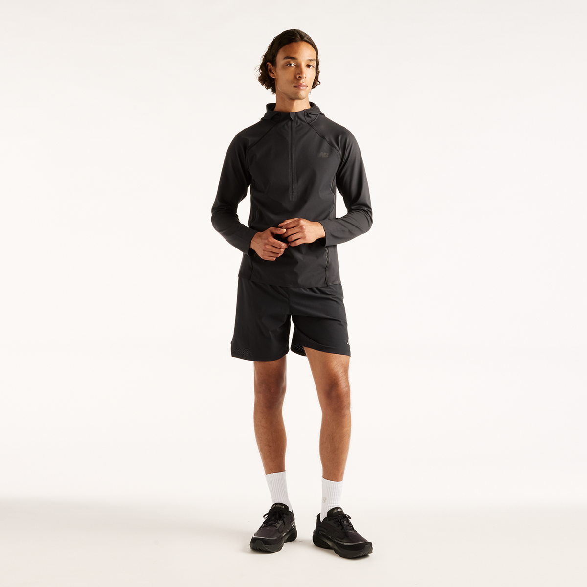 New Balance Reflective Run Hoodie in SCHWARZ