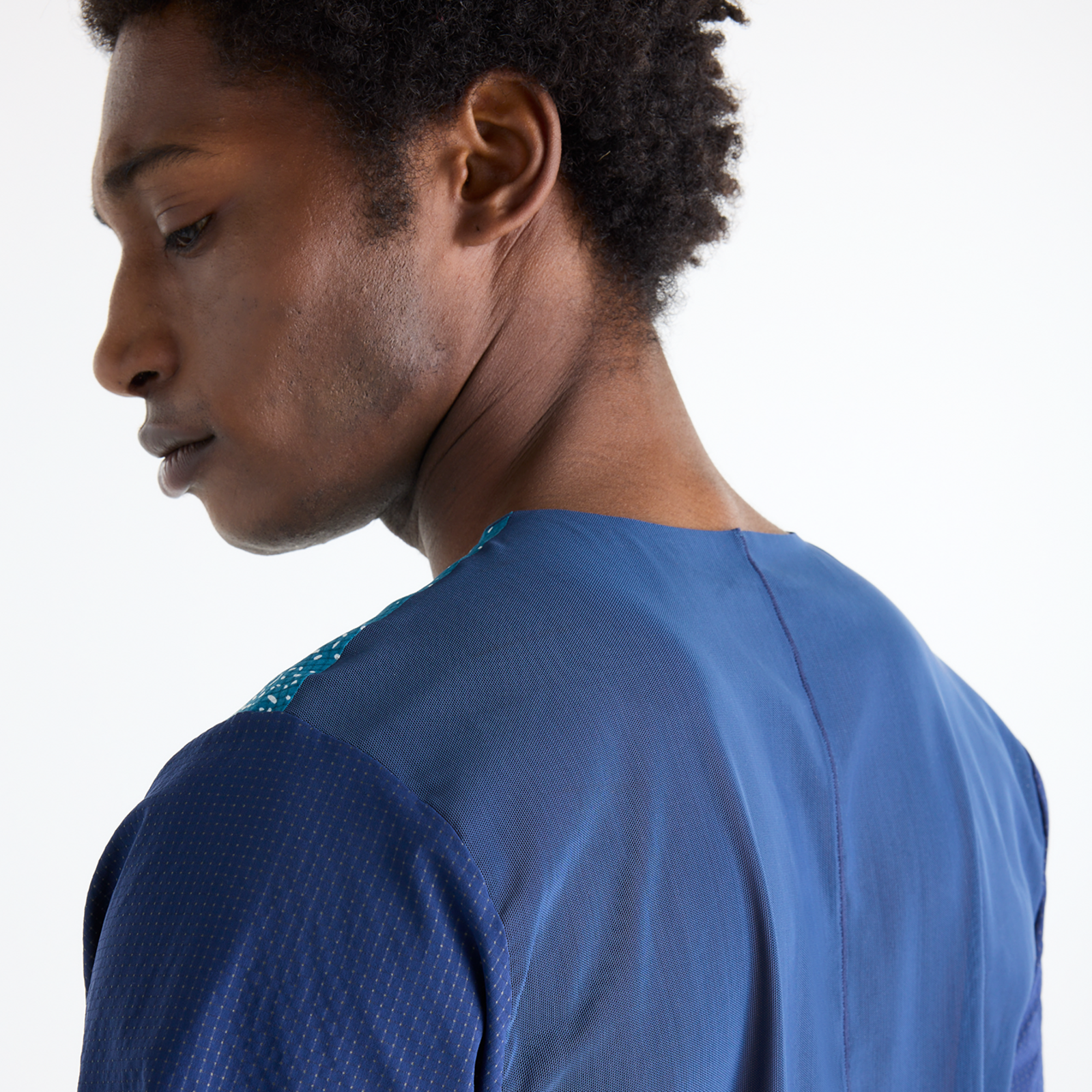 New Balance Race Day Ultra Light Printed T-Shirt in BLAU