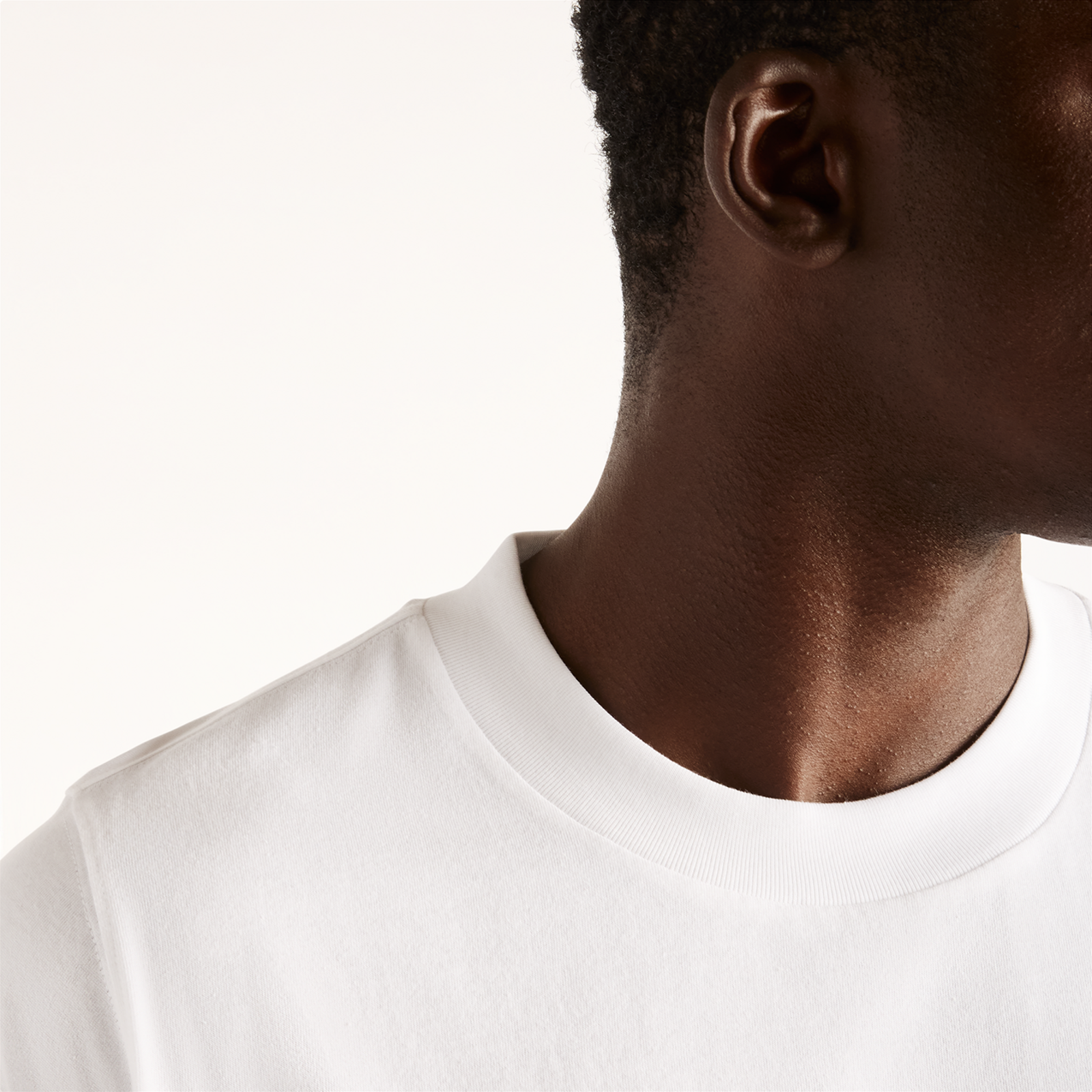New Balance Oval Badge Relaxed T-Shirt in
