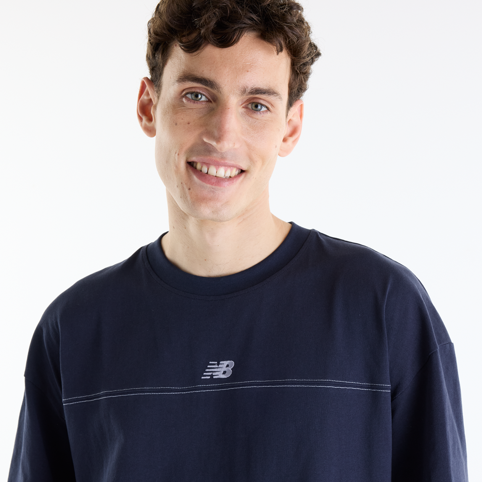 New Balance Sport Legacy Graphic T-Shirt in SCHWARZ