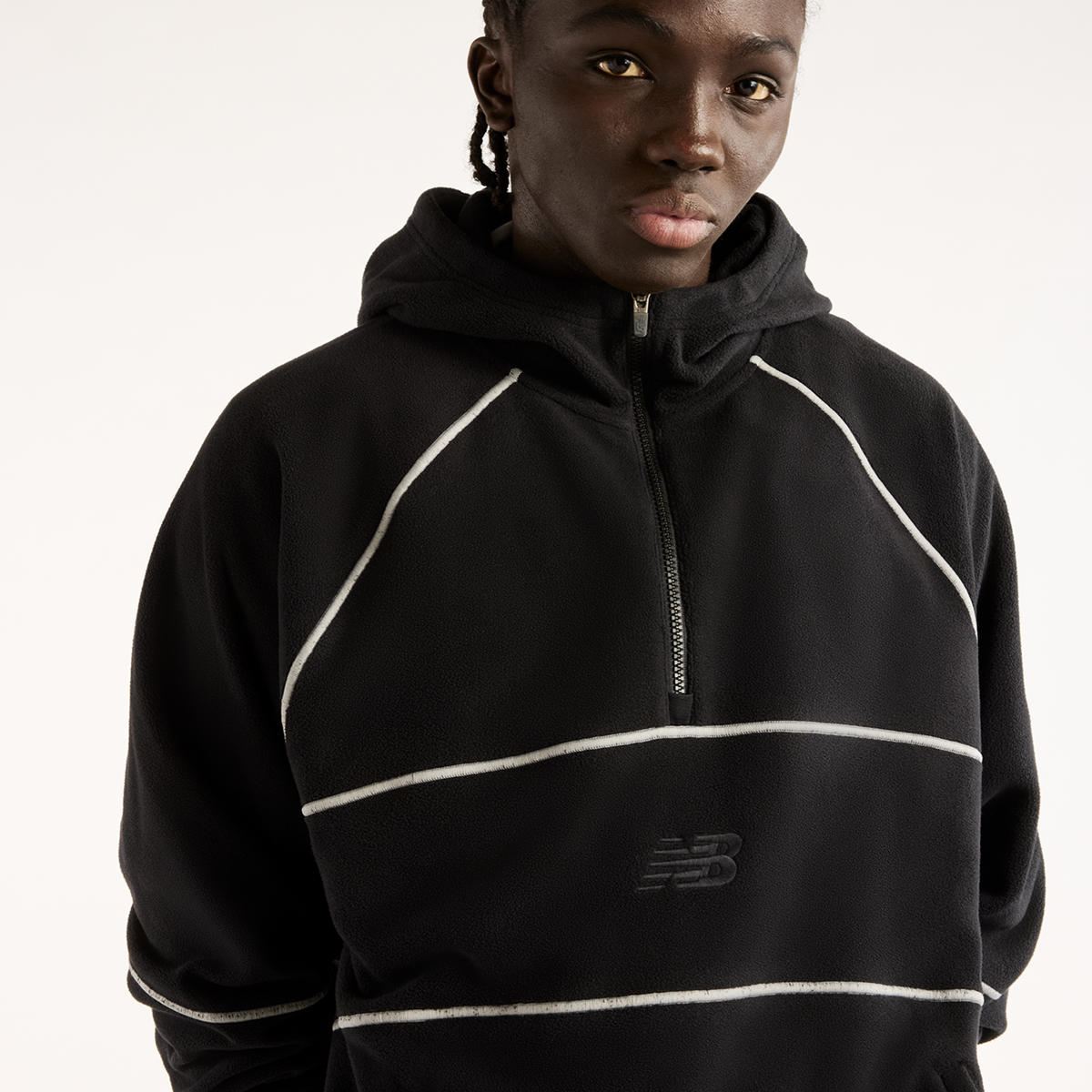 New Balance Trackside Polar Fleece Hoodie in SCHWARZ