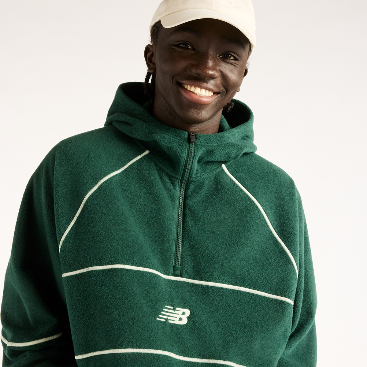 New Balance Trackside Polar Fleece Hoodie in GRÜN