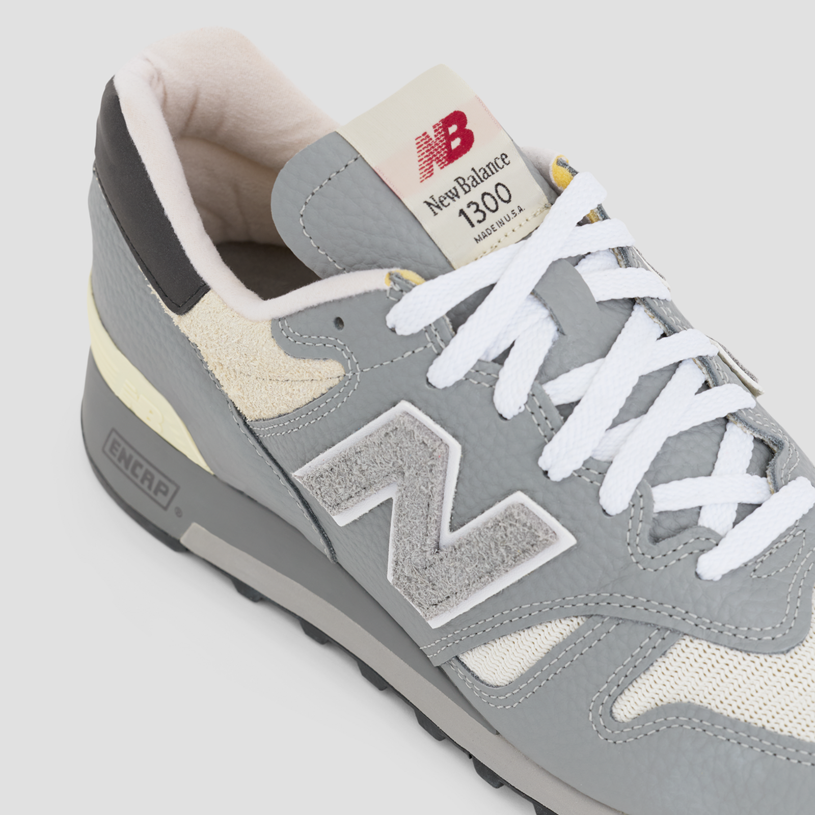 New Balance M 1300 Made in USA Seasonal Freizeitschuhe in GRAU
